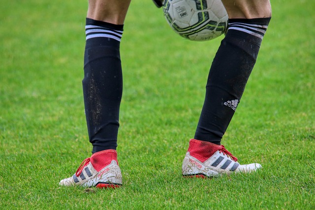 利物浦萨拉赫末段进球险胜热刺